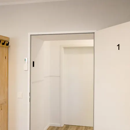 Lux - Self-checkin, Kue, Klima, Arbeitsplatz, Parken * Sankt Augustin