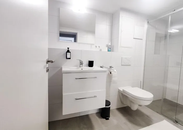 Lux - Self-checkin, Kue, Klima, Arbeitsplatz, Parken *